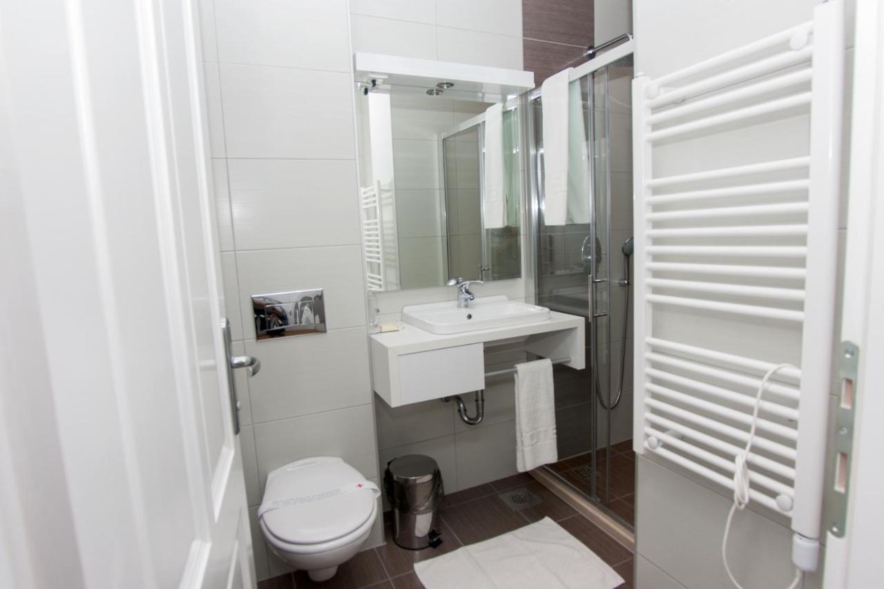 Hotel Villa Milas โมสตาร์ ภายนอก รูปภาพ